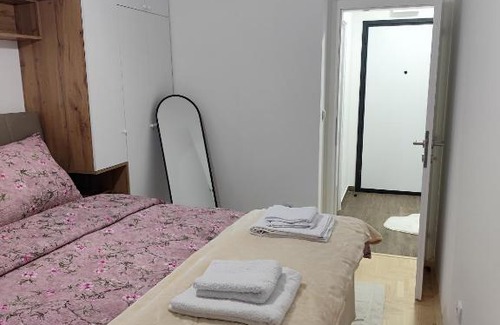 Pale Apartment | Stan na dan Lane Pale
