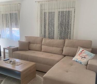 Mladenovac Apartment | Stan na dan M