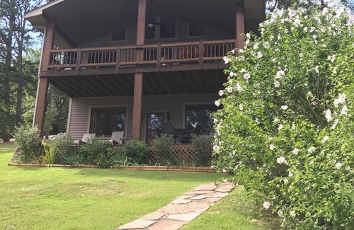 Piney House | Stan's Lake Hamilton II, MainChannel, Kayaks, Fire Pit, Swim/Boat Dock, Pontoon