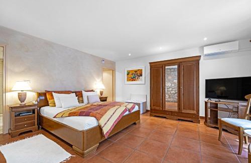 Smoljanci Bed & Breakfast | STANCIJA 1904 - Rosmarinus