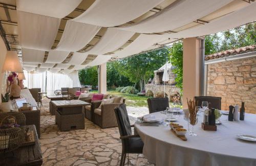 Smoljanci Bed & Breakfast | STANCIJA 1904 - Rosmarinus