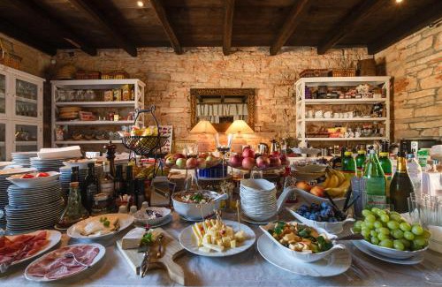 Smoljanci Bed & Breakfast | STANCIJA 1904 - Rosmarinus