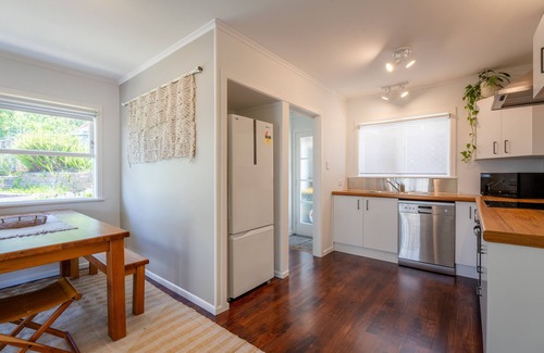 Northcote House | Stand-alone house in quiet cul-de-sac, conveniently located & lovely views