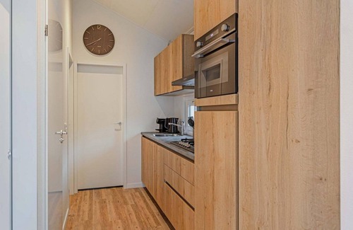 Ede Ski Chalet | Stand-alone luxury vacation home for 5 persons.