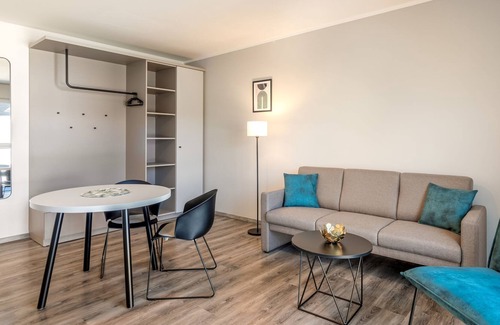 Dortmund Apartment | Standard Apartment - Living28