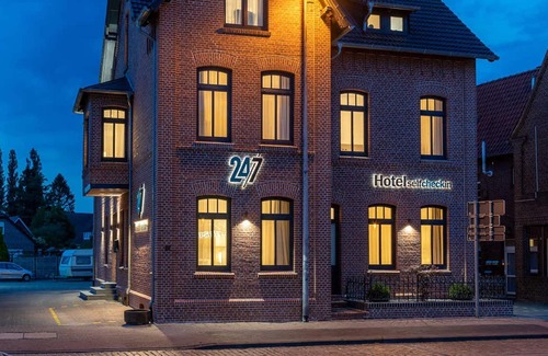 Leer Cottage | Standard double room 4 (ground floor right) - 24/7 self-check-in, 14008