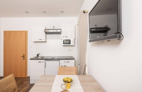 Sankt Martin House | Standard double room - Mentenwirt, Pension & Appartments