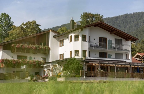 Oberammergau House | Standard double room - Hotel Arnika