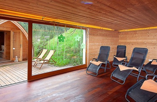 Damuels House | Standard family room - Berghotel Madlener