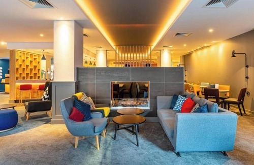 Bogside Apartment | Standard King Or Twin Room Near Tower Museum LON