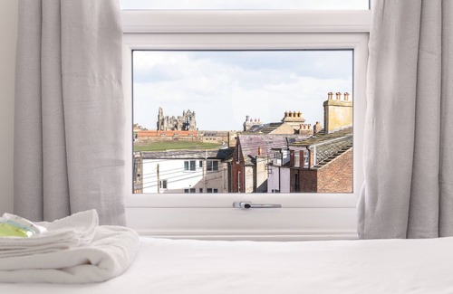 West Cliff Hotel | Standard King Bed, Ensuite