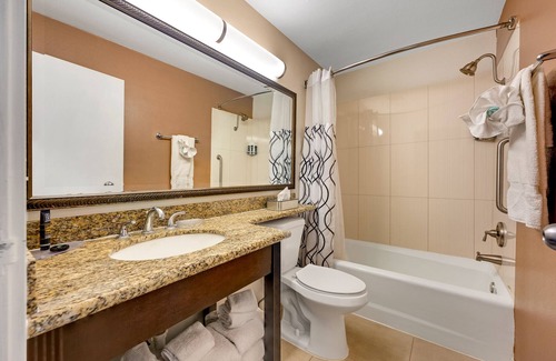 Bodega Bay House | Standard King Room with Ocean View
