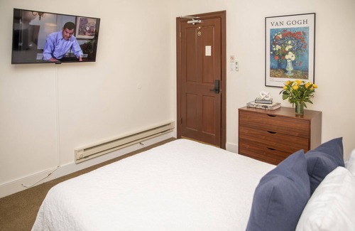 Telegraph Hill Hotel | Standard Queen Room with Private External Bathroom