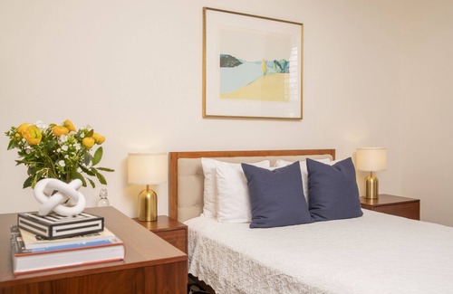 Telegraph Hill Hotel | Standard Queen Room with Private External Bathroom