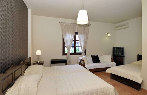 Kala Nera House | Standard room first floor for 2 adults+1 child pool view #2