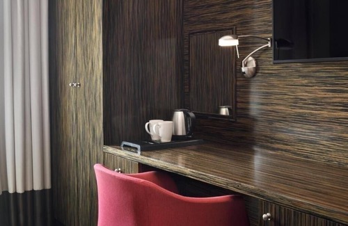 Al Sufouh 2 Apartment | Standard Room In Media City