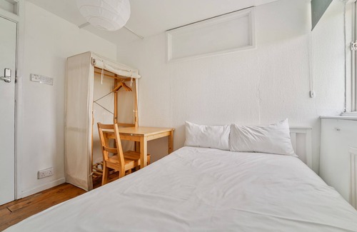 Clifton House | Standard Single Room with Shared Bathroom