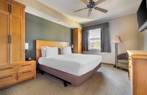 South Lake Tahoe Resort | STANDARD STUDIO LAKE VIEW @Hilton Vacation Club Lake Tahoe Resort South