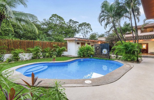 Avellanas Beach Villa | Standard Suite: Cozy One-Bedroom Suite with Full Bed, Kitchenette & Pool Access