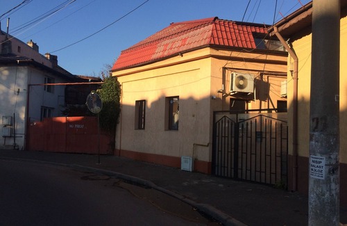 Bucharest Villa | STANDARD TWIN DOUBLE ROOM WITH PRIVATE BATHROOM - ROOM NR 3