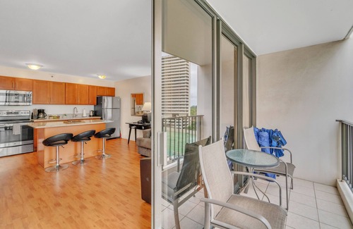 Waikiki Apartment | Standard Waikiki Banyan Condo with Mountain View by Koko Resort Vacation Rentals