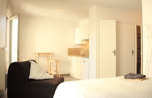 9th Arrondissement Apartment | Standing City Cozy Apartment Balcony completely Fully equipped