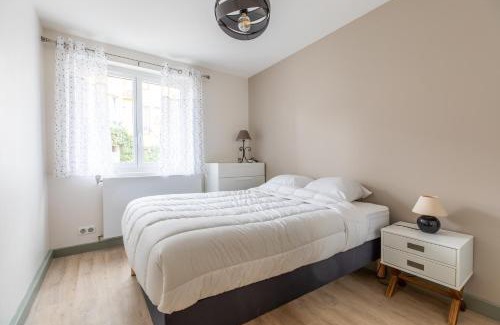 Republique Apartment | STANDING THERMES - Confort - Proche Thermes & Bords d'Allier