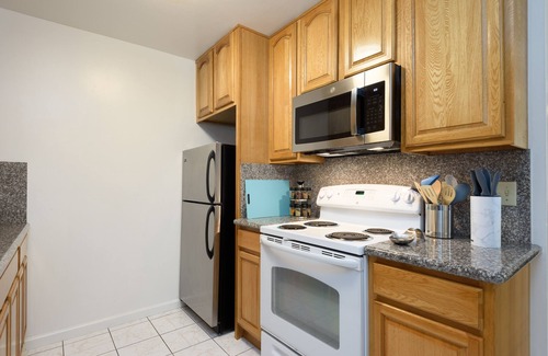Farm Hills Apartment | Stanford Hospitals within reach – cozy 1-bedroom apartment