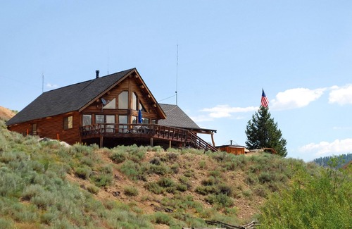 Stanley Cabin | Stanley House - Custom Log Home with Panoramic Sawtooth Mountain Views