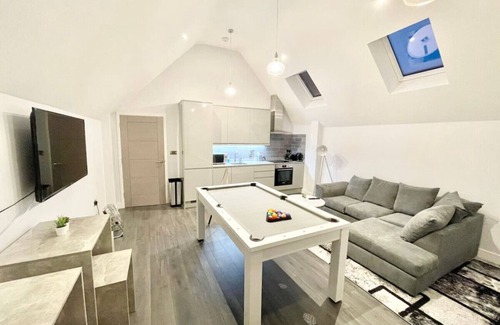 Stanmore Apartment | Stanmore Central -Penthouse Apartment With Terrace