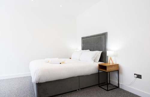 Trafford Apartment | Stanway Apartments- Free Parking