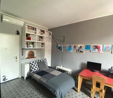 Isola del Bosco - Delle Corti Apartment | Stanza privata con bagno a 15 minuti da Duomo