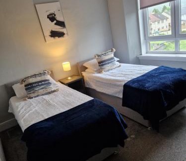 Dumbarton Apartment | Star Apartment