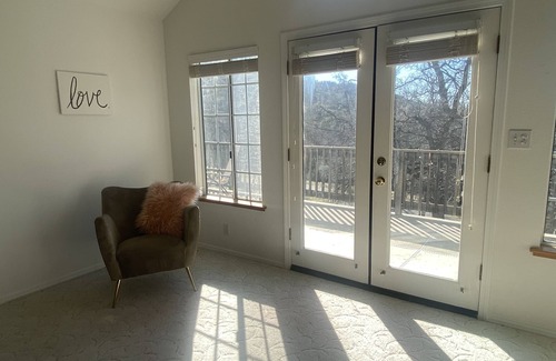 Yosemite Forks House | Star gaze 7 minutes from bass lake & 14 miles from the Yosemite entrance.