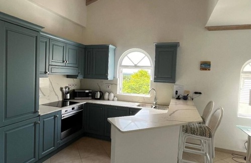 Mount Standfast Apartment | 'Star Gazer', Sugar Hill - 2 Bedroom Penthouse Apartment - Roof Terrace/Jacuzzi