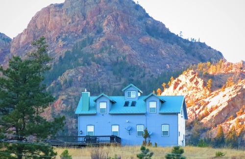 Woodland Park Ski Chalet | STAR GAZER MOUNTAIN RETREAT
