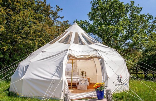 Loughborough Cabin | Star Gazing Bell Tent Farm Stay
