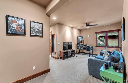 Truckee House | Star Haven Game Room & Forest Views