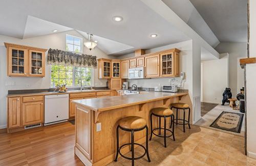 Groveland House | Star of the Mountain Yosemite Home