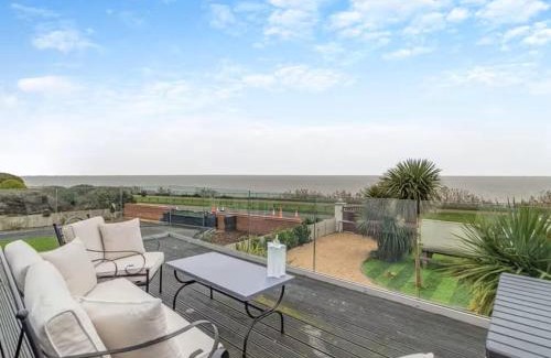 Holland-On-Sea House | Star of the Sea - Beach House