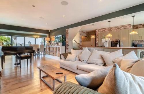 Holland-On-Sea House | Star of the Sea - Beach House