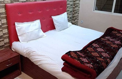 Manjhanpur Hotel | Star Palace Inn