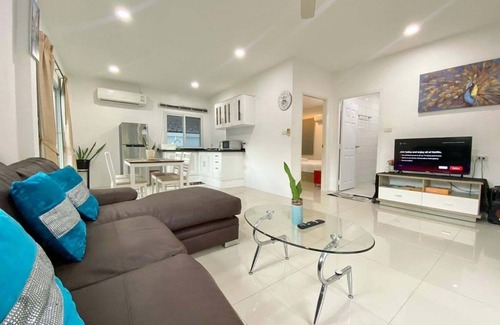 Chalong Villa | Star Private Pool Villa 2 Bedrooms