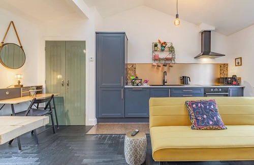 Maidstone Cottage | Star's Special Sanctuary - UK36785