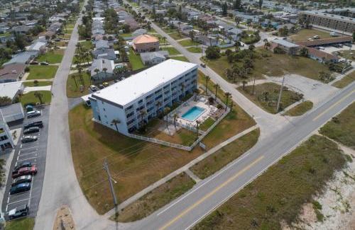 Ormond-by-the-Sea Apartment | Starboard Light 7