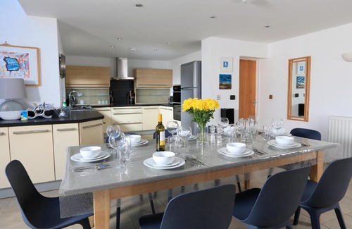 Malborough House | Starboard Light
