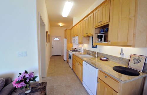 Shelter Cove Condo | Starfish by OceanviewHotTubs Oceanfront Tesla charging Shelter Cove