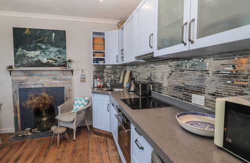 Sennen Cove Cottage | STARFISH, pet friendly, country holiday cottage in Sennen Cove