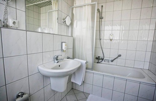 Hilden Hotel | Stargaze Forum Hotel