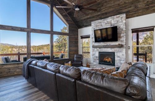 Orderville House | Stargazer: Air Hockey, Foosball and Hot Tub Near Zion
